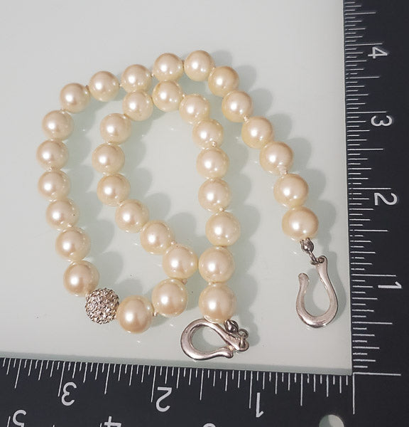 7901-Signed Glass Pearl Necklace