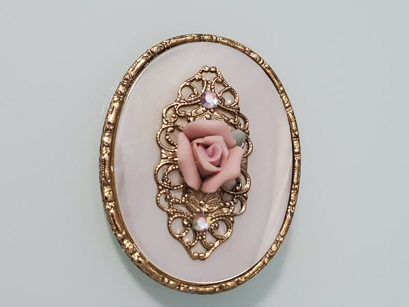 4688-Vintage MOP Floral Brooch
