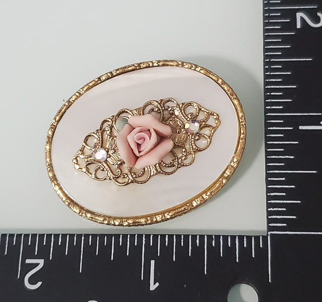 4688-Vintage MOP Floral Brooch