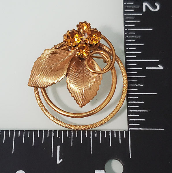4652-Vintage Gold Tone Rhinestone Brooch