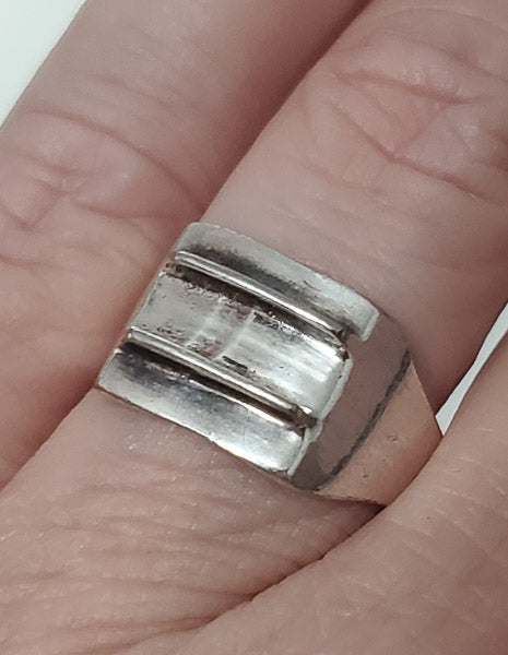 268-Simple Sterling Silver Ring sz 7