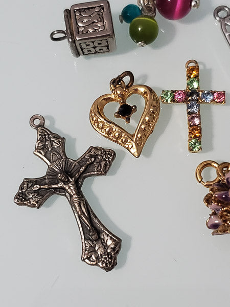 5298-Fashion Pendant or Charm Lot