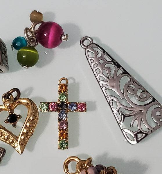 5298-Fashion Pendant or Charm Lot