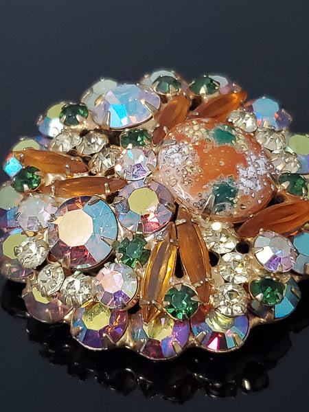 D&E Juliana Speckled Easter Egg Brooch