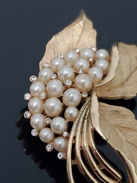 Vintage Susan Caplan Crown Trifari Brooch