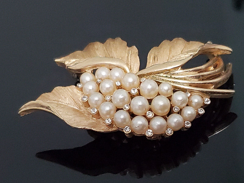 Vintage Susan Caplan Crown Trifari Brooch