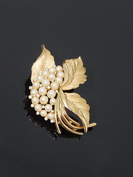 Vintage Susan Caplan Crown Trifari Brooch