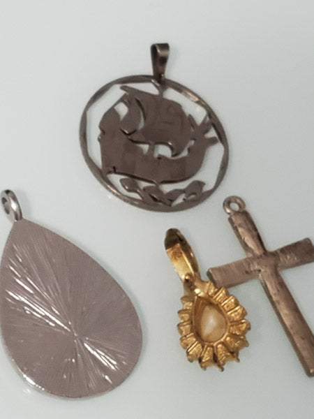 71361-4pc Pendant Lot