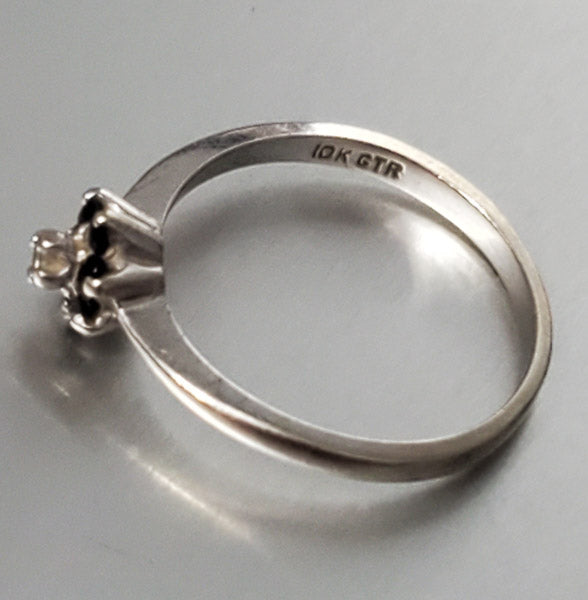 10k White Gold Diamond and Sapphire Ring sz 6.25