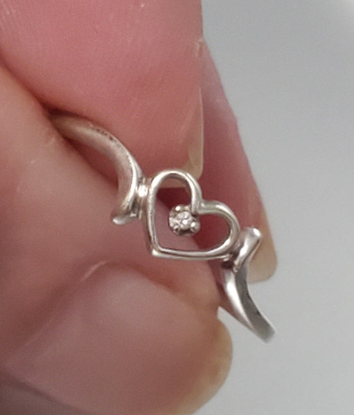 10k White Gold Diamond Heart Ring sz 7