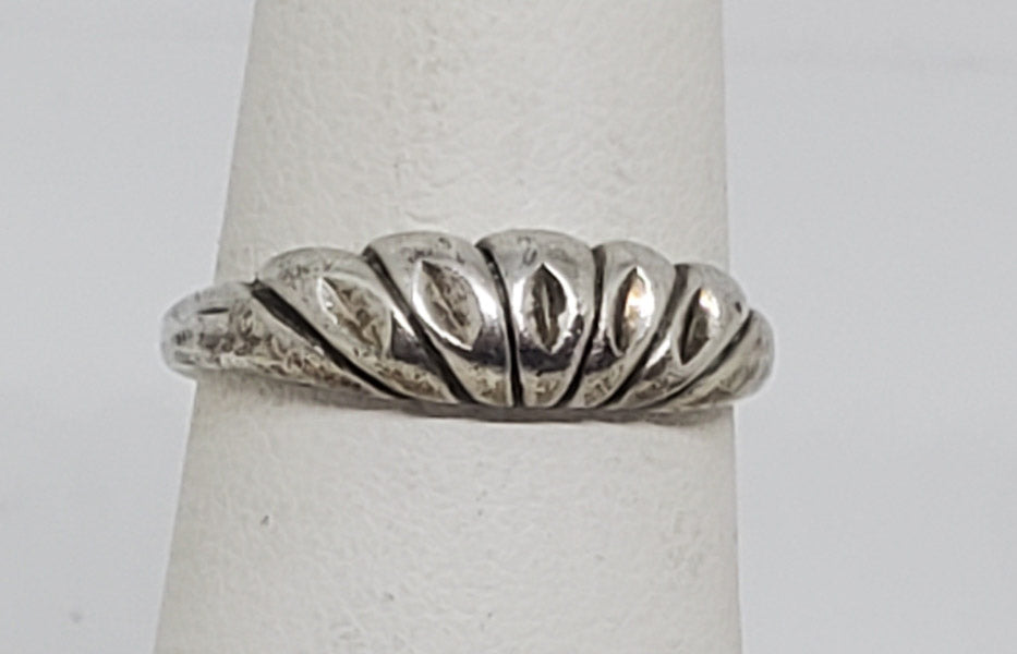 Vintage Diamond Etched Sterling Silver Ring sz 5