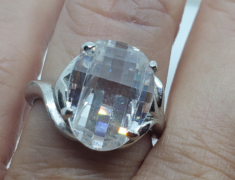 Sterling Silver Special Cut Glass Dome Ring sz 6