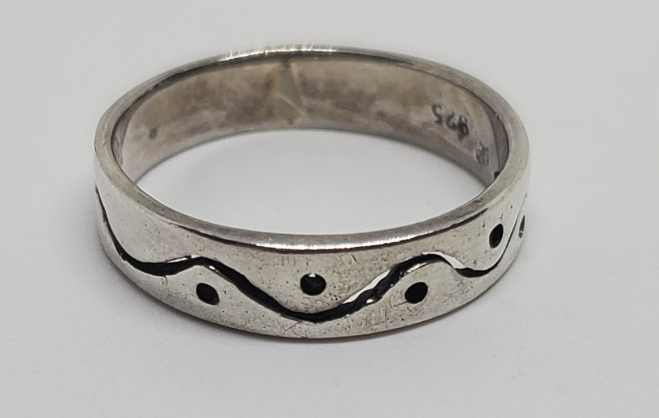 Wave Design Sterling Silver Band Ring sz 6