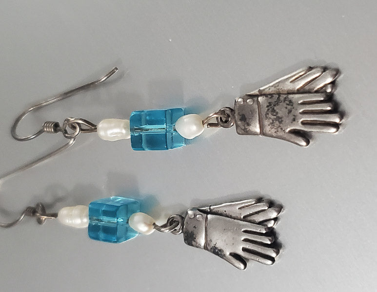 2846-Shube Sterling Silver Dangle Hands Earrings