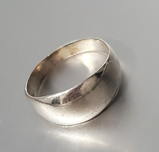 3714-Sterling Silver Ring sz 9.25