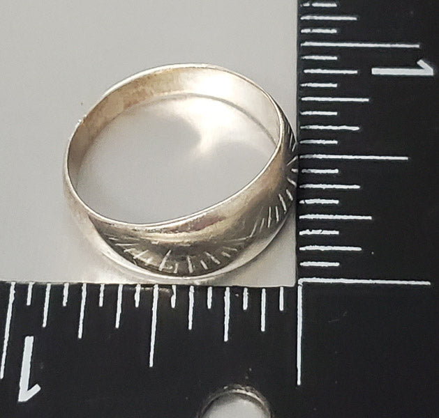 3714-Sterling Silver Ring sz 9.25