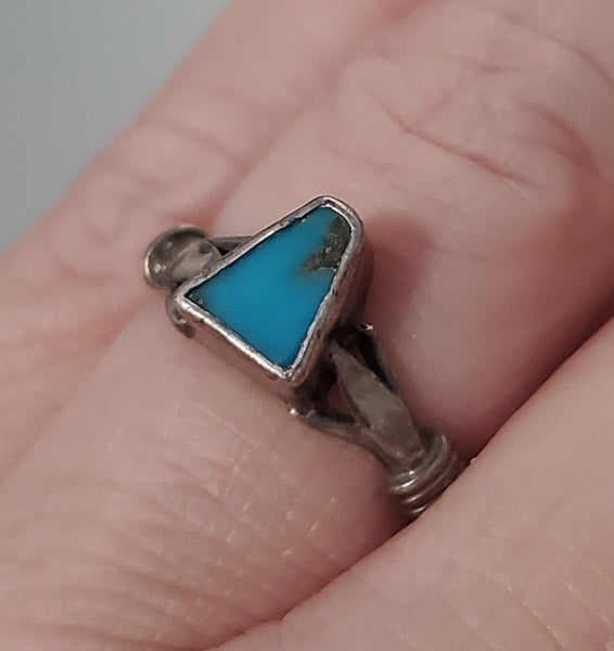 2978-Sterling Silver Turquoise Ring sz 5.5