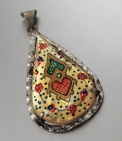 3206-Vintage Painted Shell Pendant