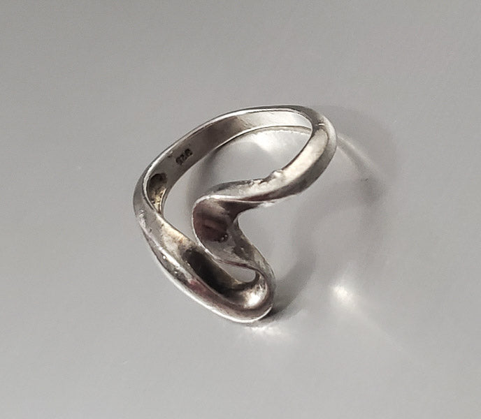 3270-Sterling Silver Ring sz 7