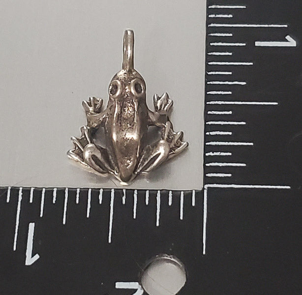 3638-Sterling Silver Frog Pendant