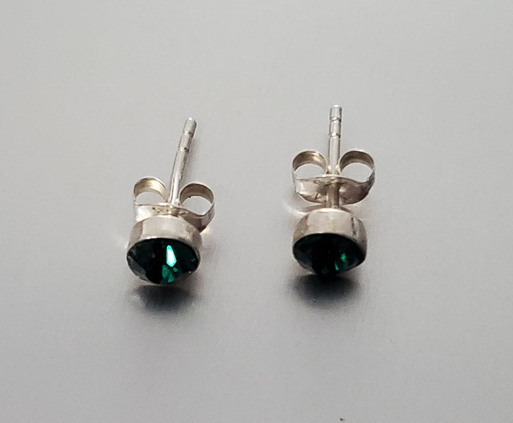 3706-Simple Green Sterling Silver Stud Earrings