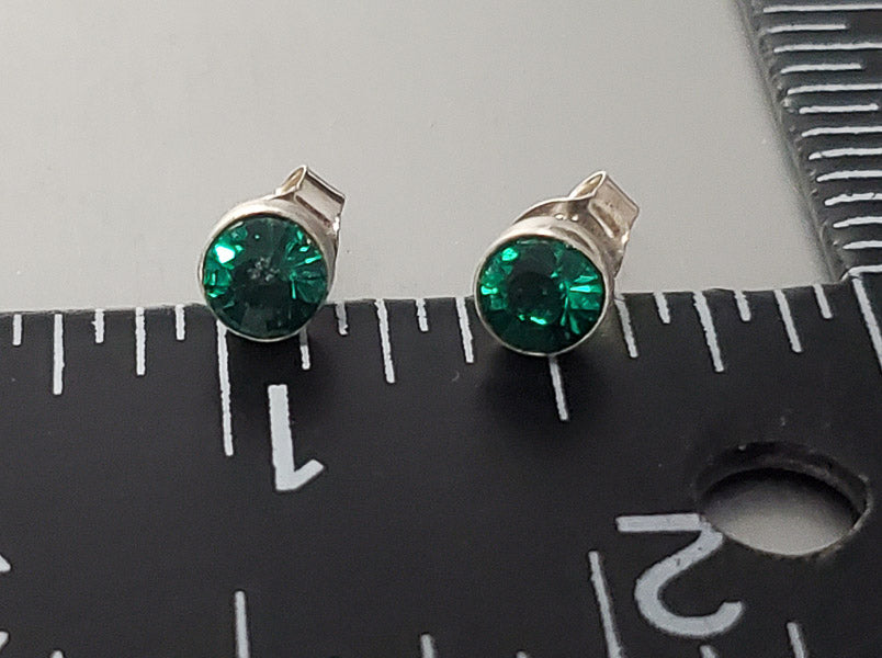 3706-Simple Green Sterling Silver Stud Earrings