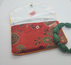 NWT Burmese Green Jade Carved Stretch Bracelet