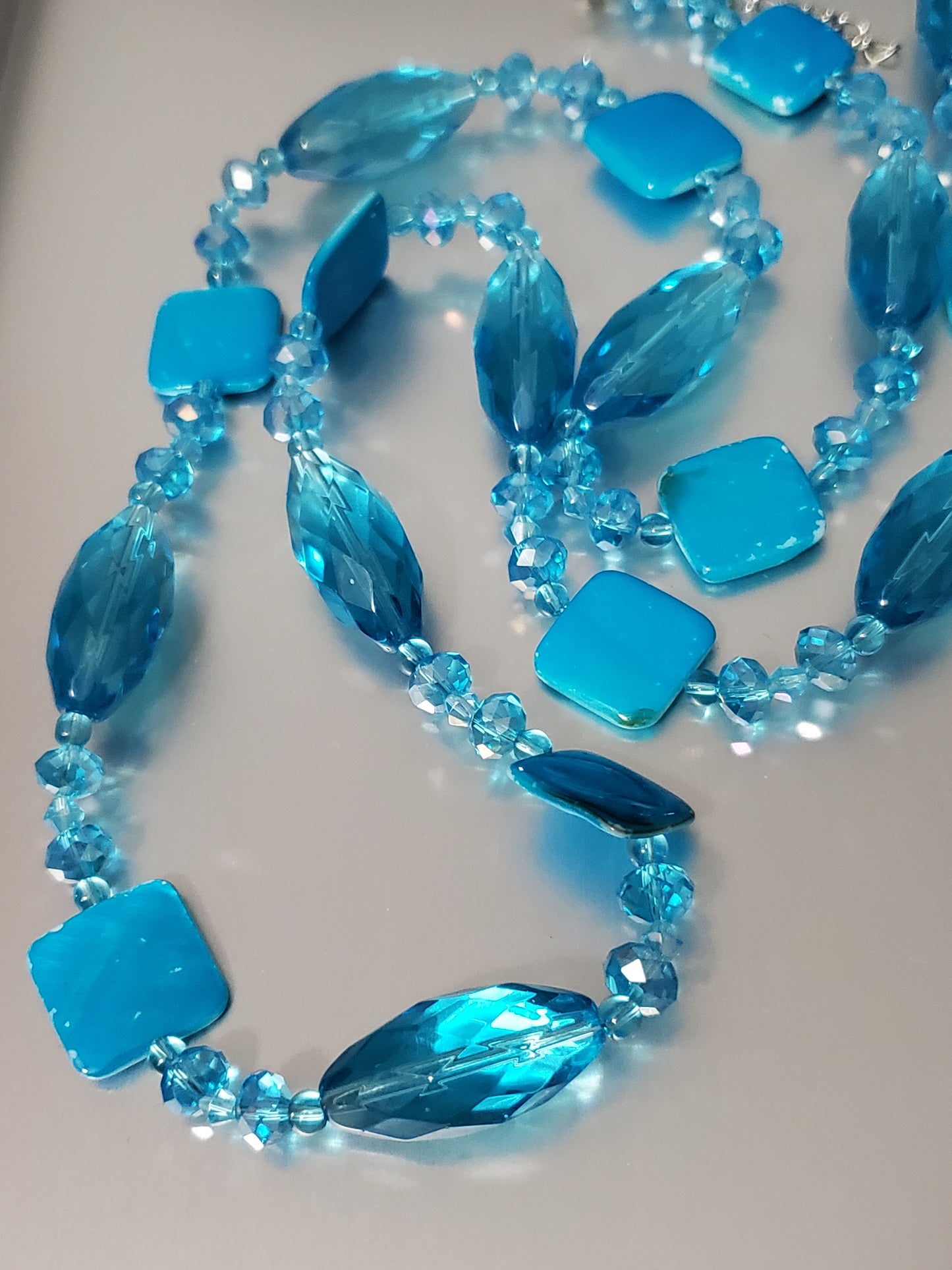 5240-Heavy Shell & Glass Necklace