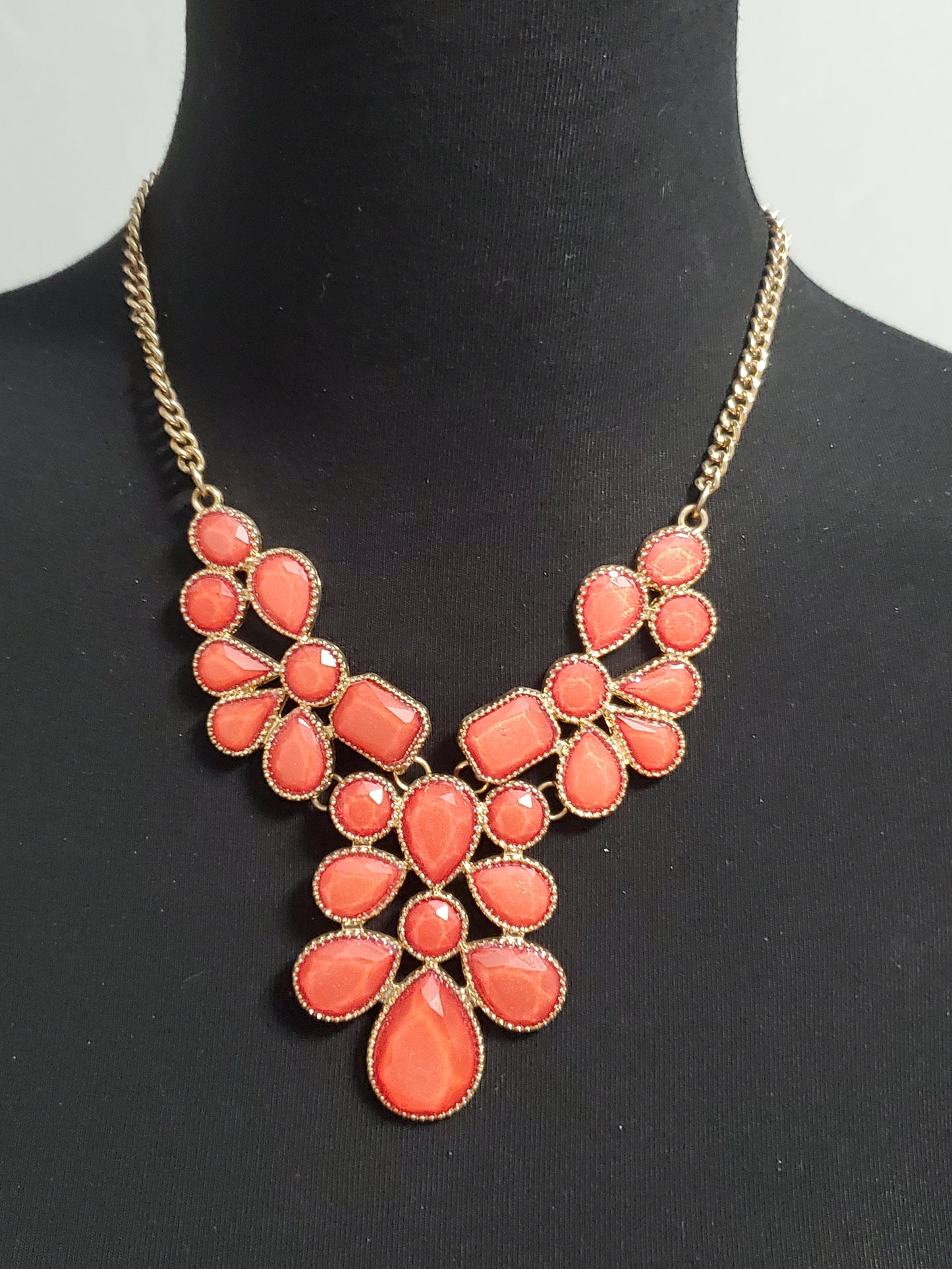 5216-Resin Bib Necklace