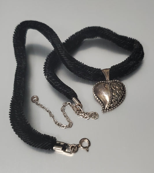 5372-Vintage Je'laire Sterling Heart Necklace