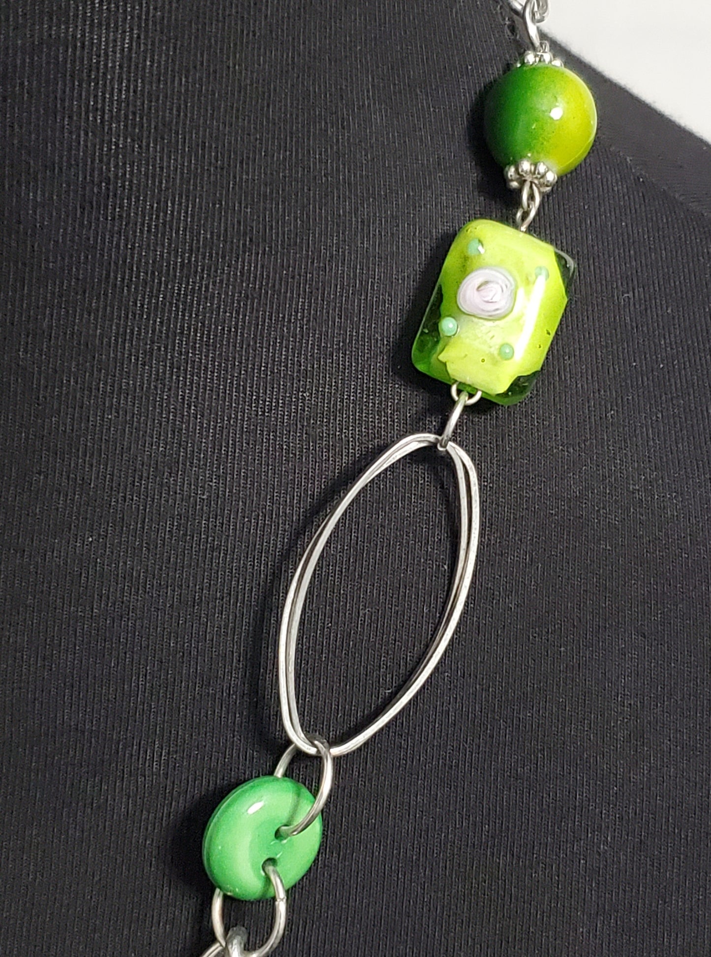 5438-Ceramic? & Glass Necklace