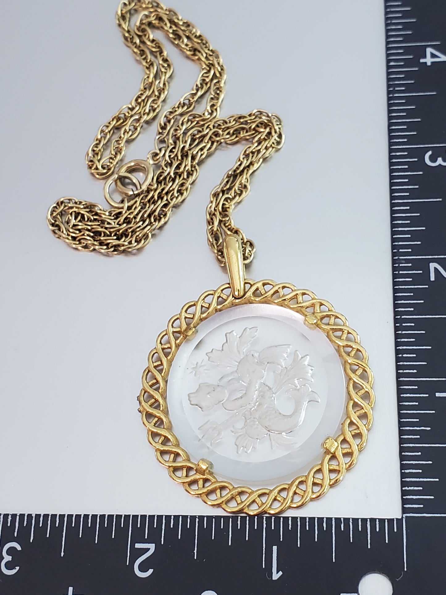 5866-Crown Trifari Aquarius Glass Necklace