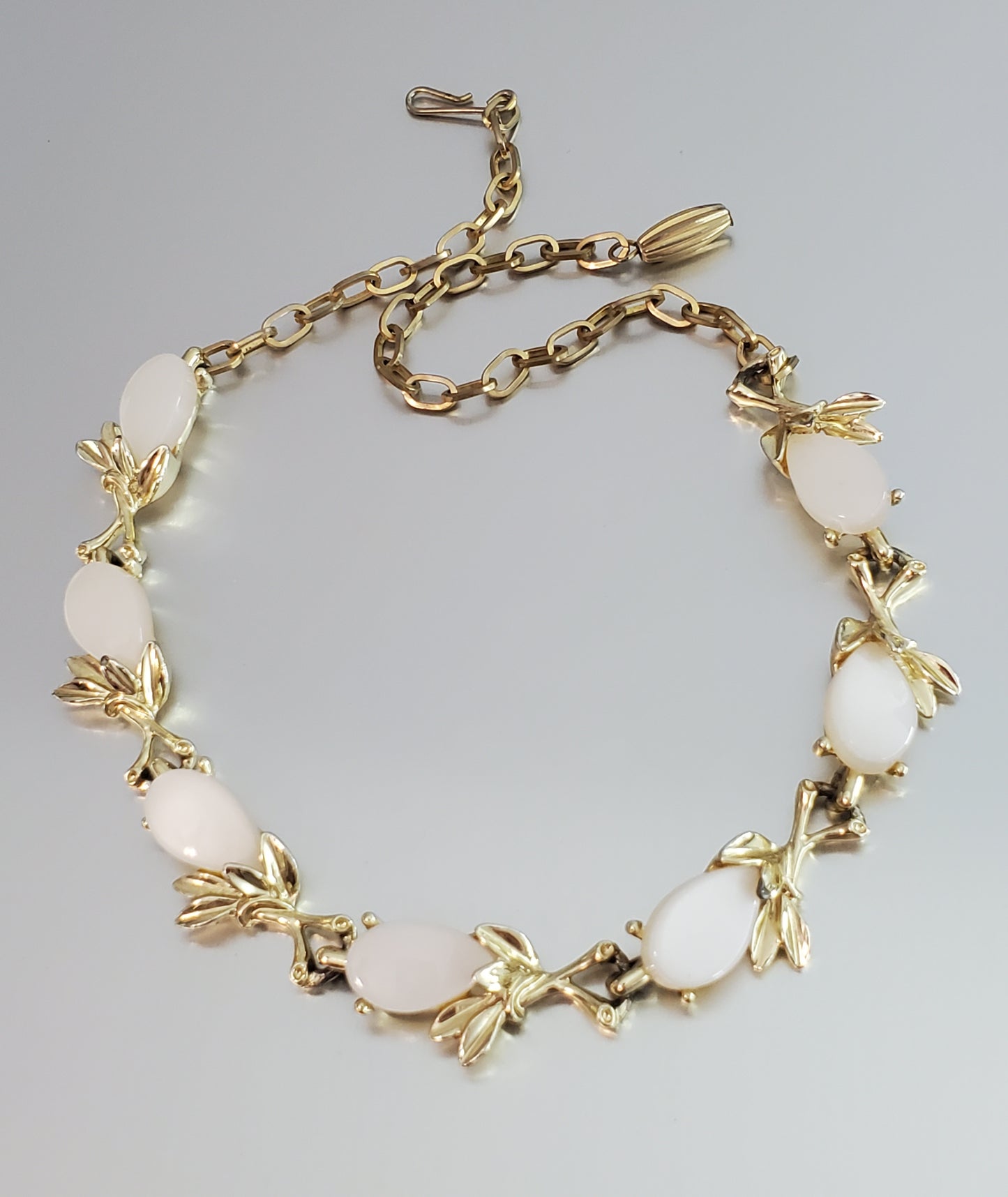 5868-Lucite Necklace