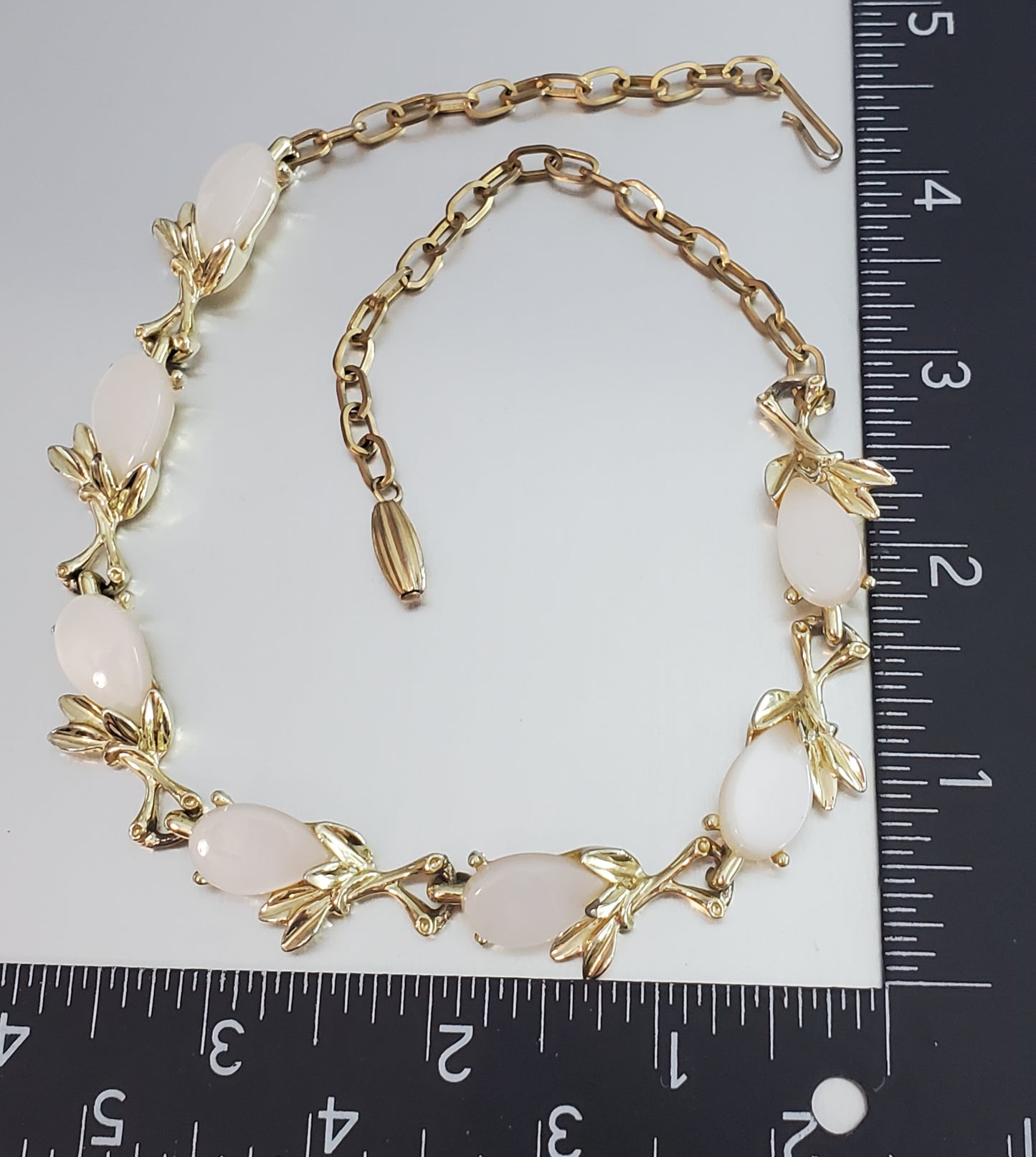 5868-Lucite Necklace