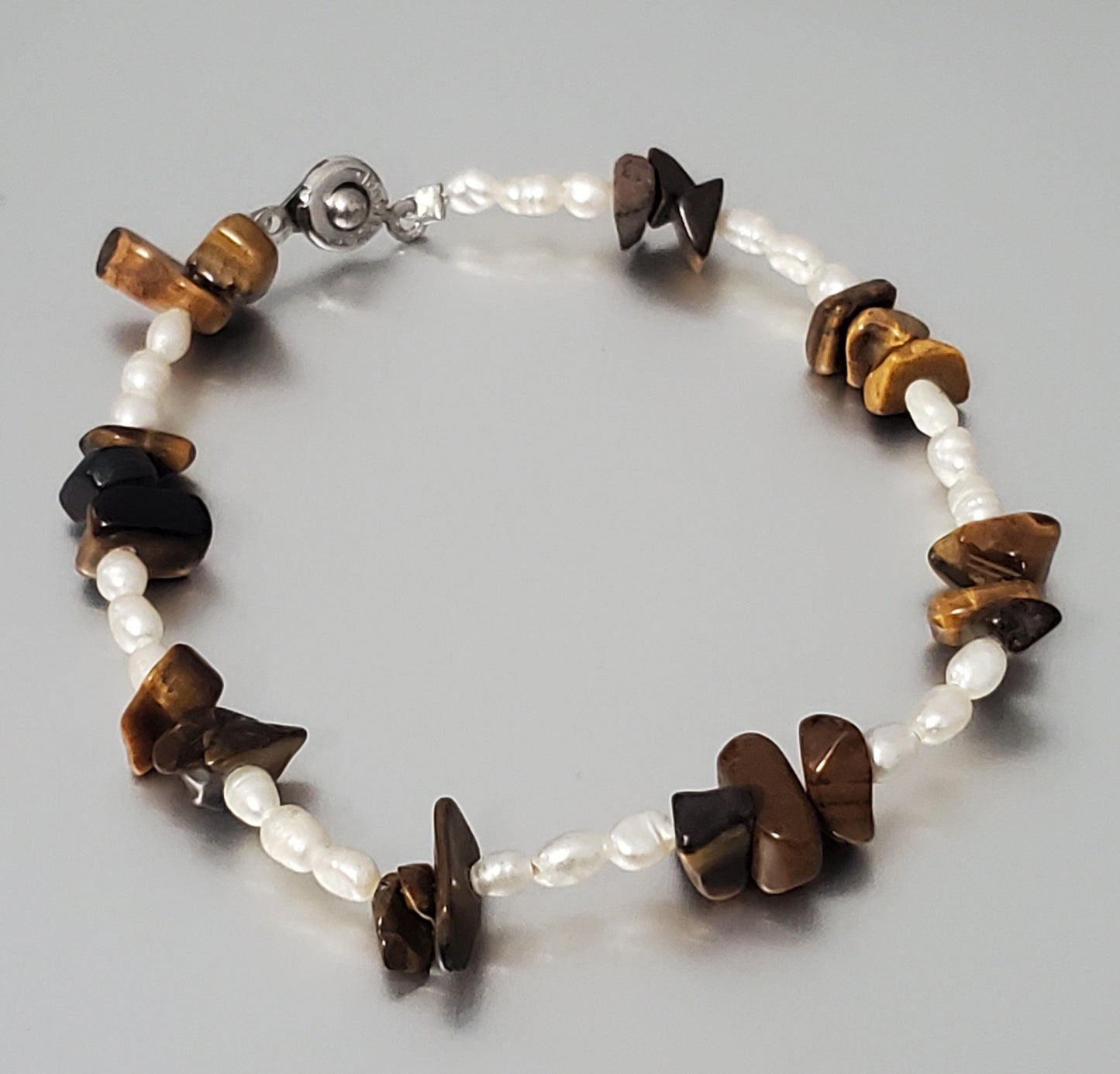 388-Teng Yur. Stone Beaded Bracelet