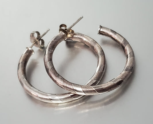 2778-925 Italy Sterling Silver Hoop Earrings