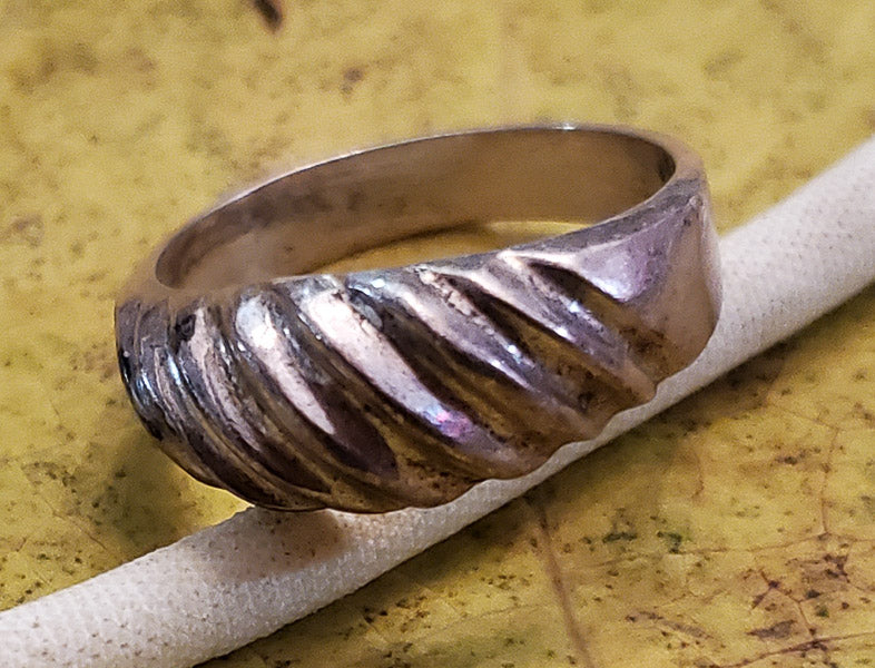 Dome Style Sterling Silver Ring sz 7.5