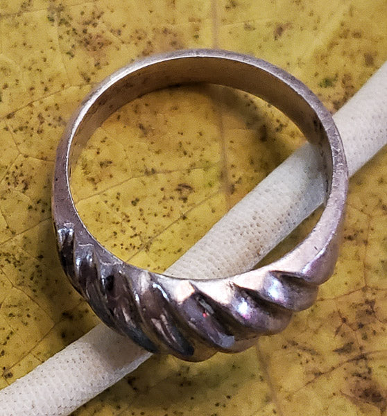 Dome Style Sterling Silver Ring sz 7.5