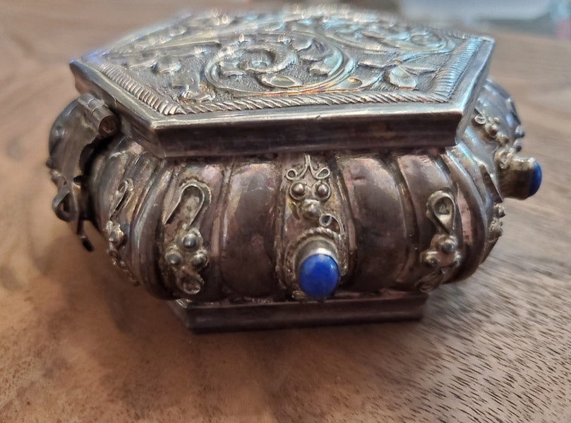 Vintage 900 Silver and Lapis Jewelry Case