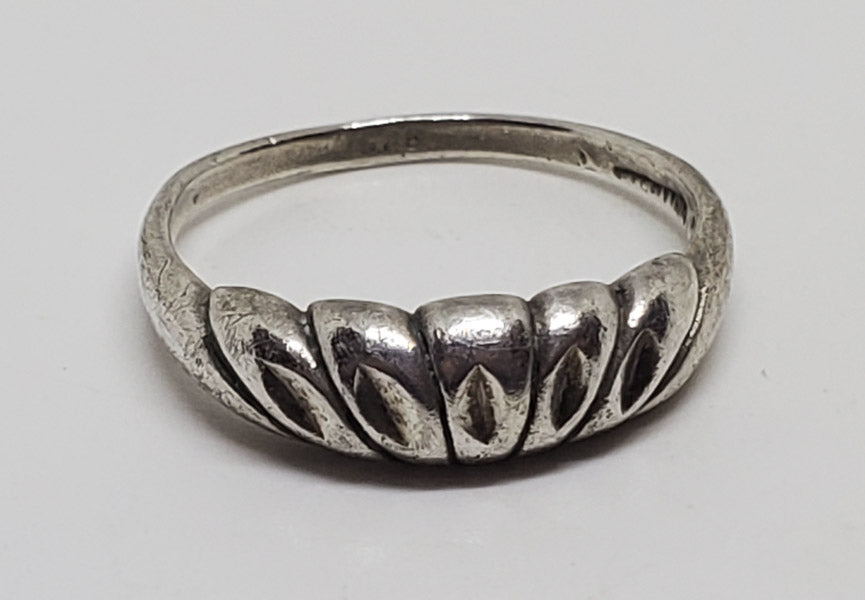 Vintage Diamond Etched Sterling Silver Ring sz 5