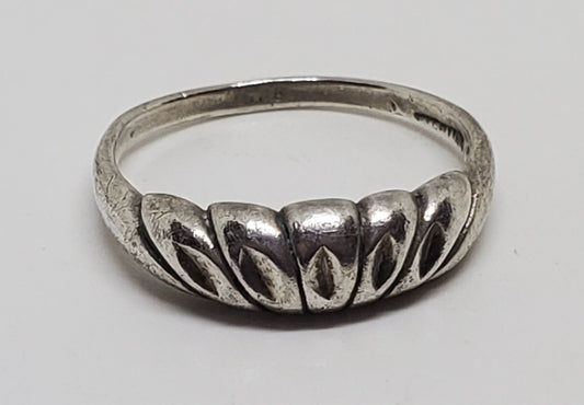 Vintage Diamond Etched Sterling Silver Ring sz 5