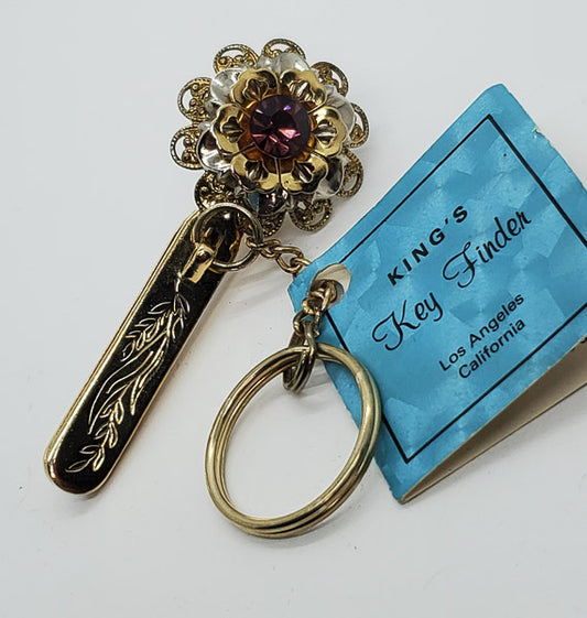 67-Vintage Rhinestone King's Key Finder