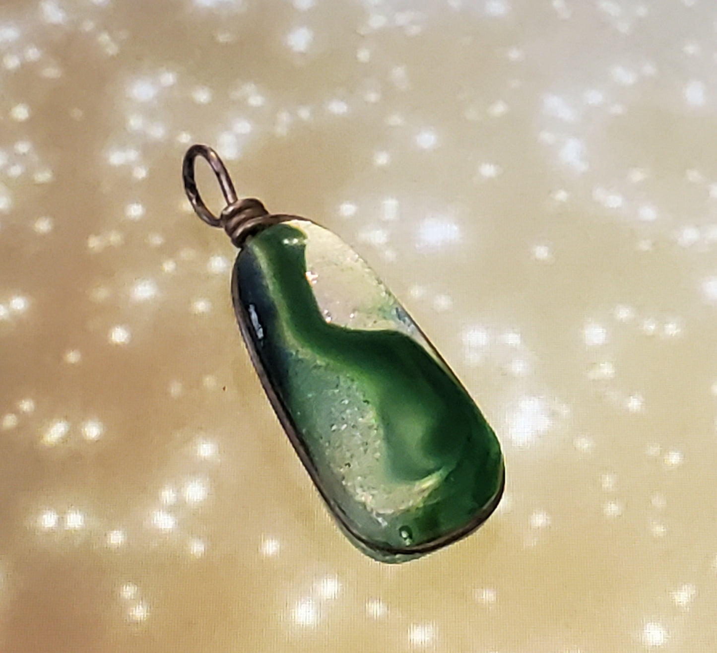 3188-Dainty Art Glass Pendant